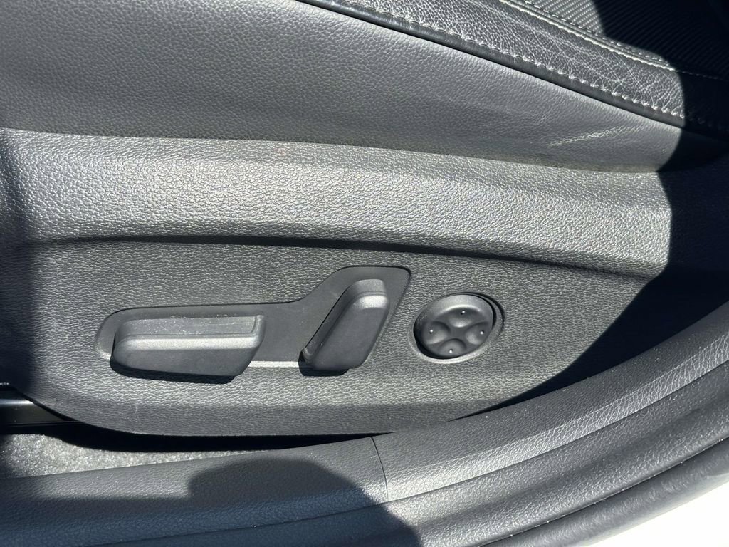 Used 2019 Hyundai Sonata Limited w/ Ultimate Package 04 image 17