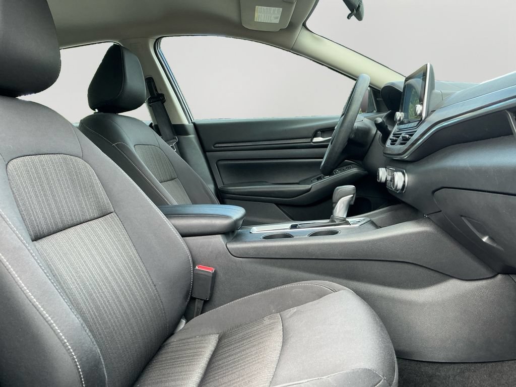 Used 2025 Nissan Altima 2.5 SV AWD/4WD image 12