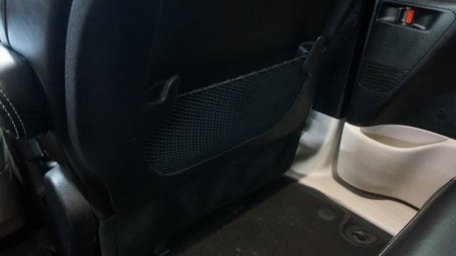 Used 2024 Chrysler Pacifica Touring-L image 37