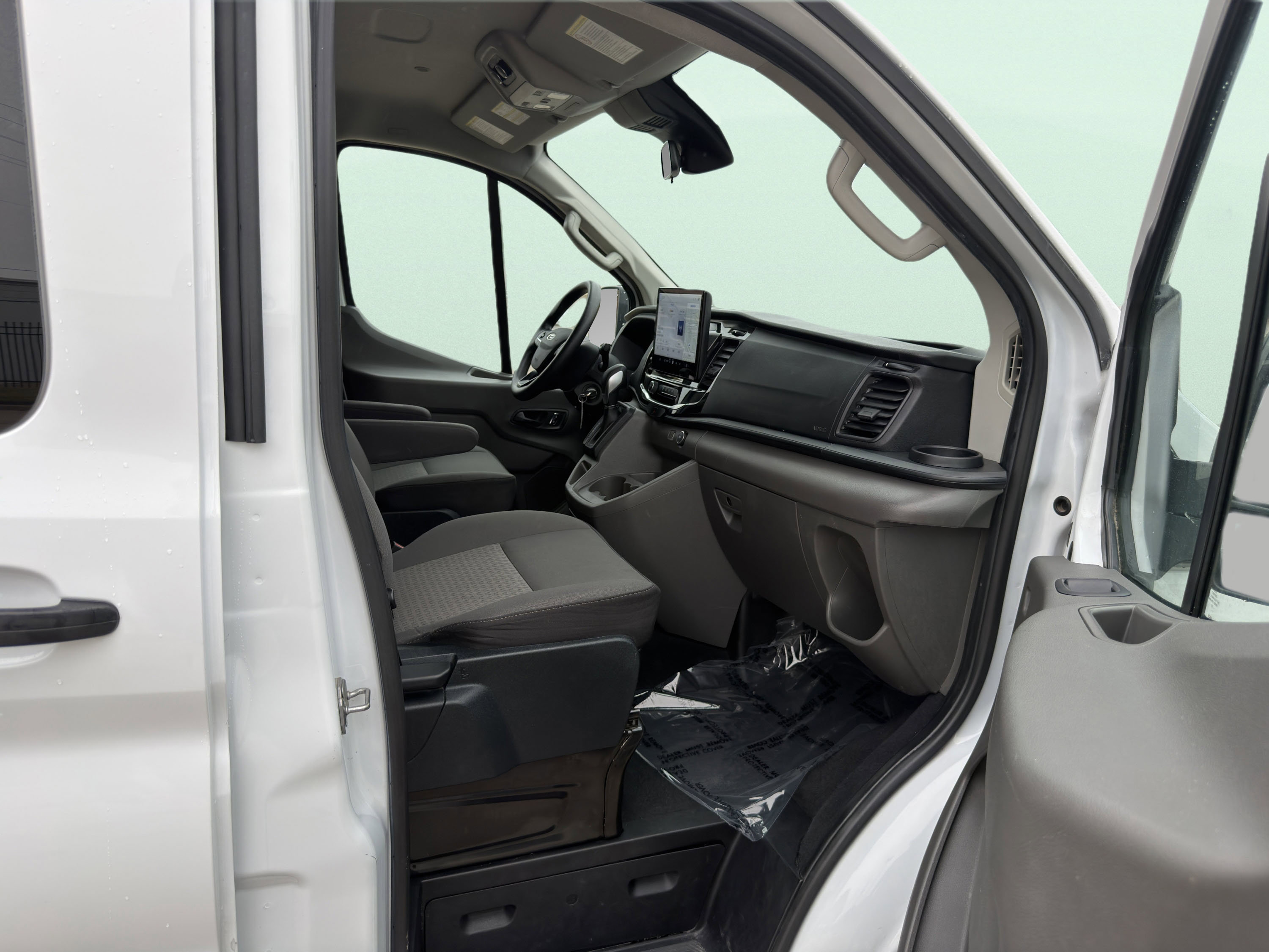 Used 2023 Ford Transit 350 XLT image 33