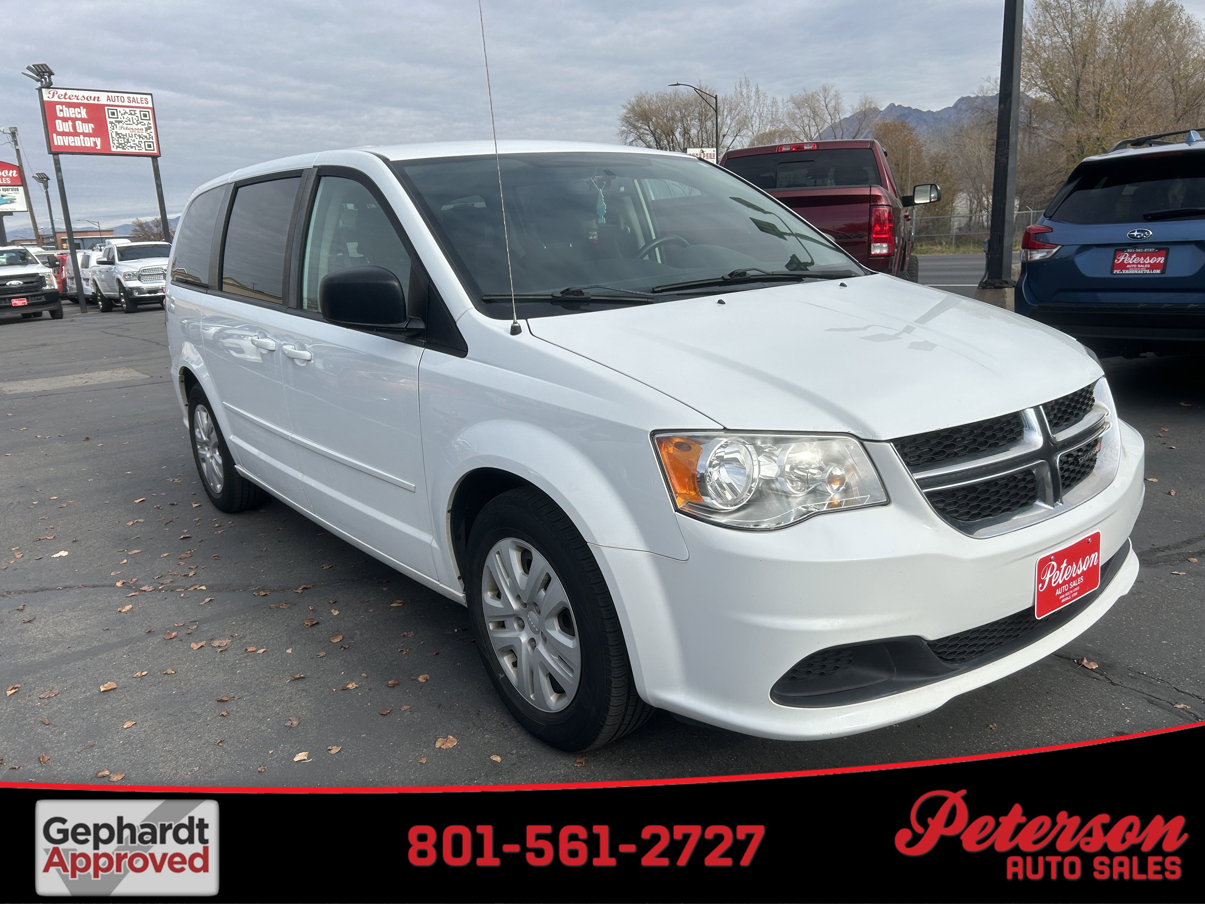 Used 2017 Dodge Grand Caravan SE w/ UConnect Hands-Free Group