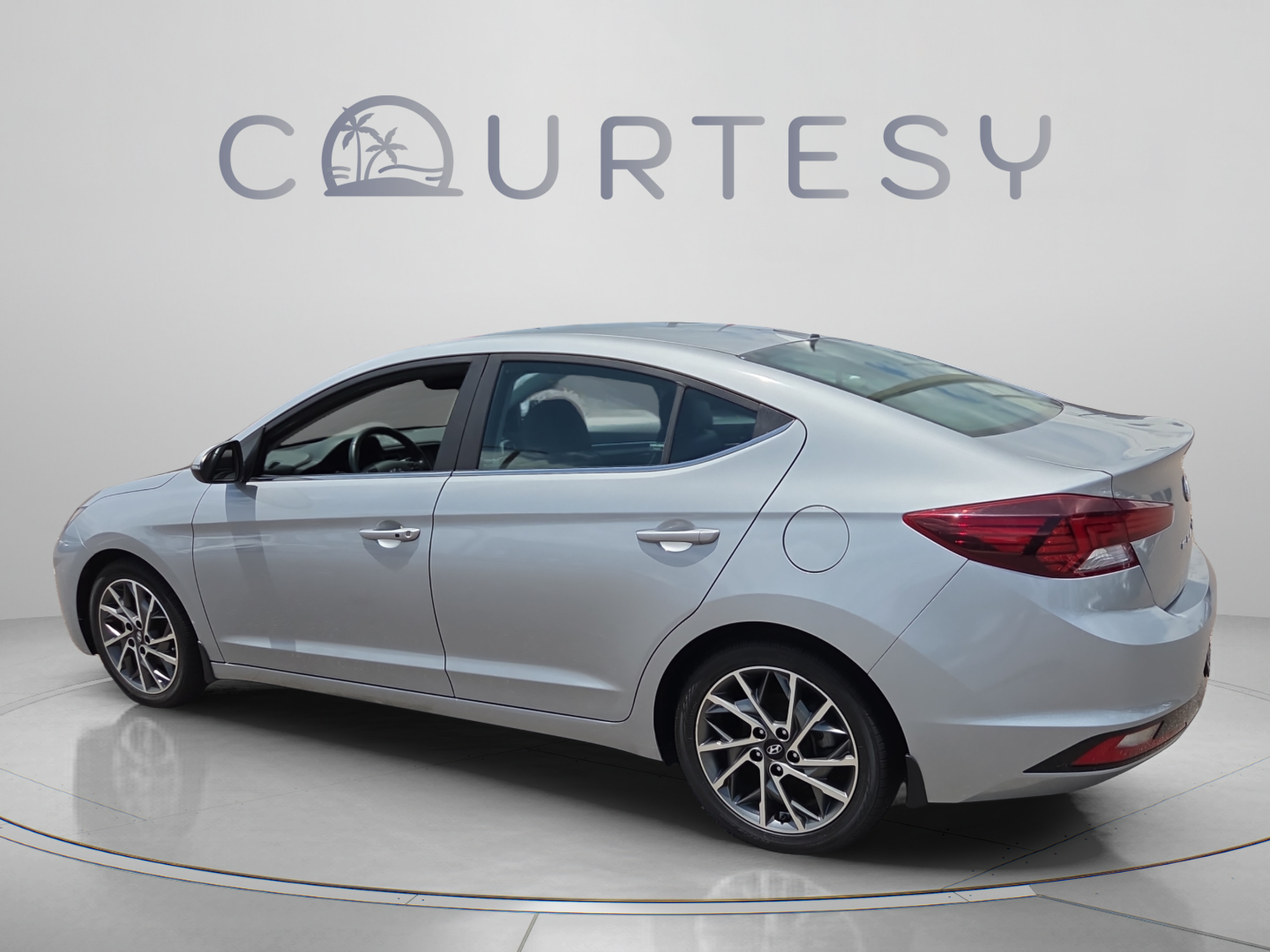 Used 2020 Hyundai Elantra Limited w/ Cargo Package (C1) FWD image 3