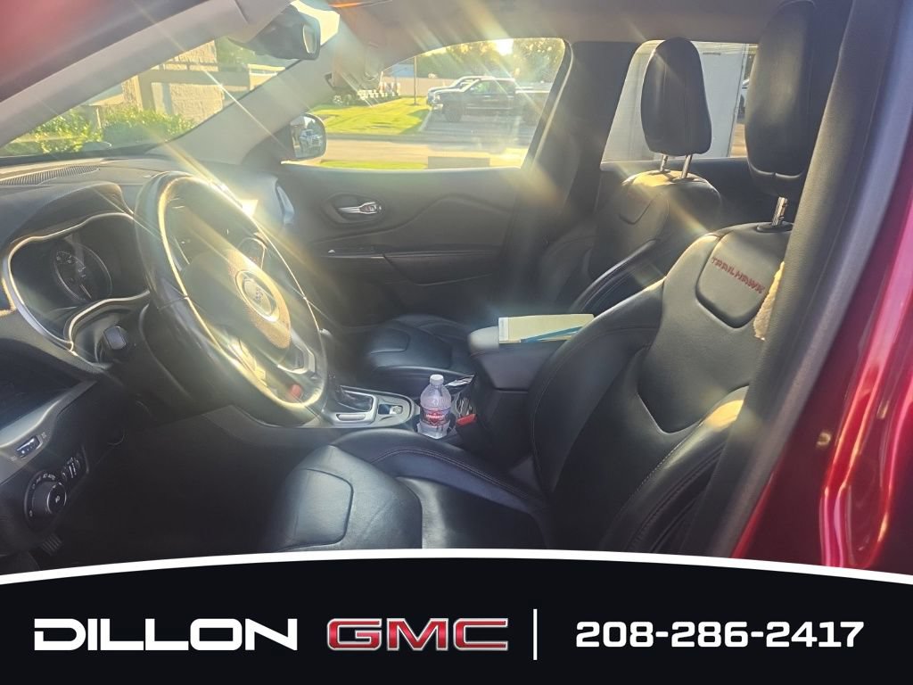 Used 2016 Jeep Cherokee Trailhawk w/ Leather Interior Group AWD/4WD image 10