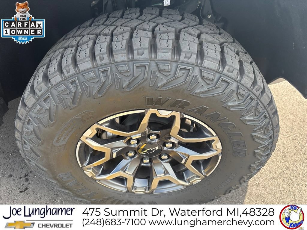 Used 2025 Chevrolet Colorado ZR2 w/ Technology Package AWD/4WD image 10