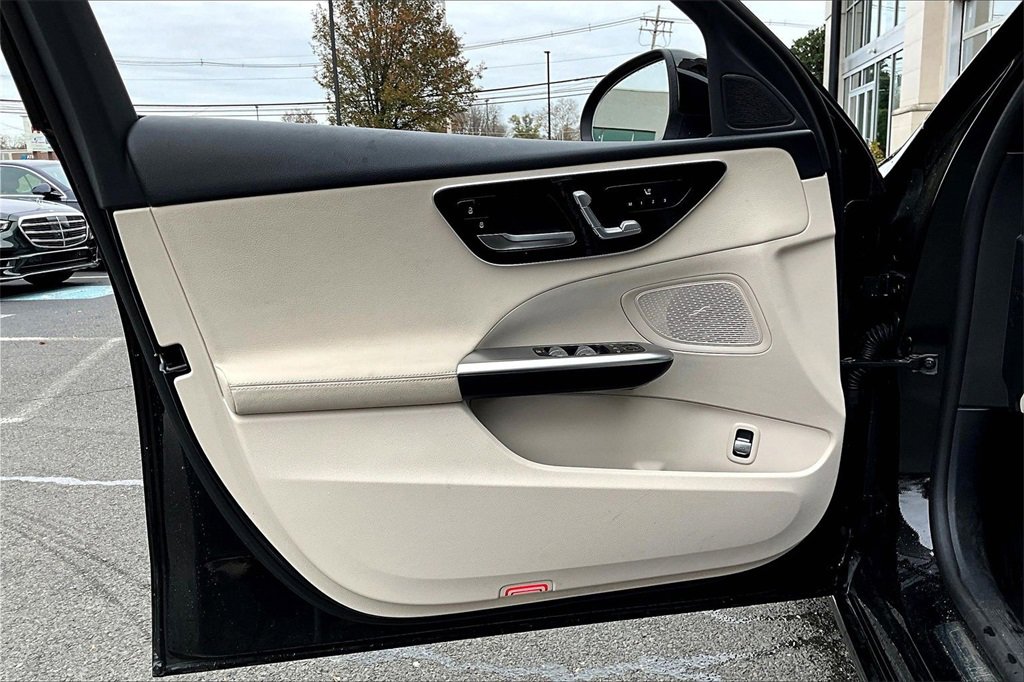 Used 2023 Mercedes-Benz C 300 4MATIC Sedan image 18