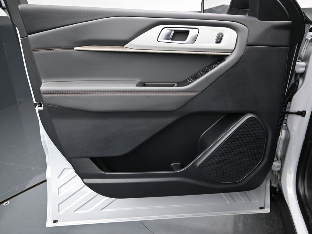 New 2026 Ford Explorer Active image 16