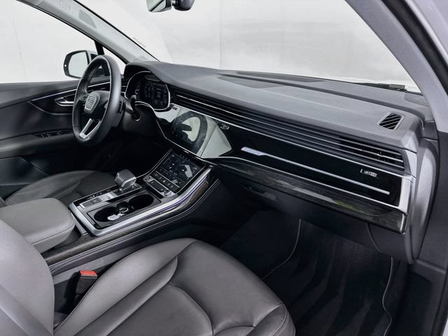 Used 2025 Audi Q7 3.0T Premium Plus AWD/4WD image 32