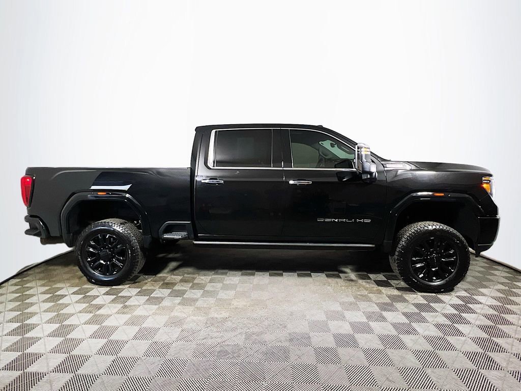Used 2023 GMC Sierra 3500 Denali w/ Denali Black Diamond Edition AWD/4WD image 8