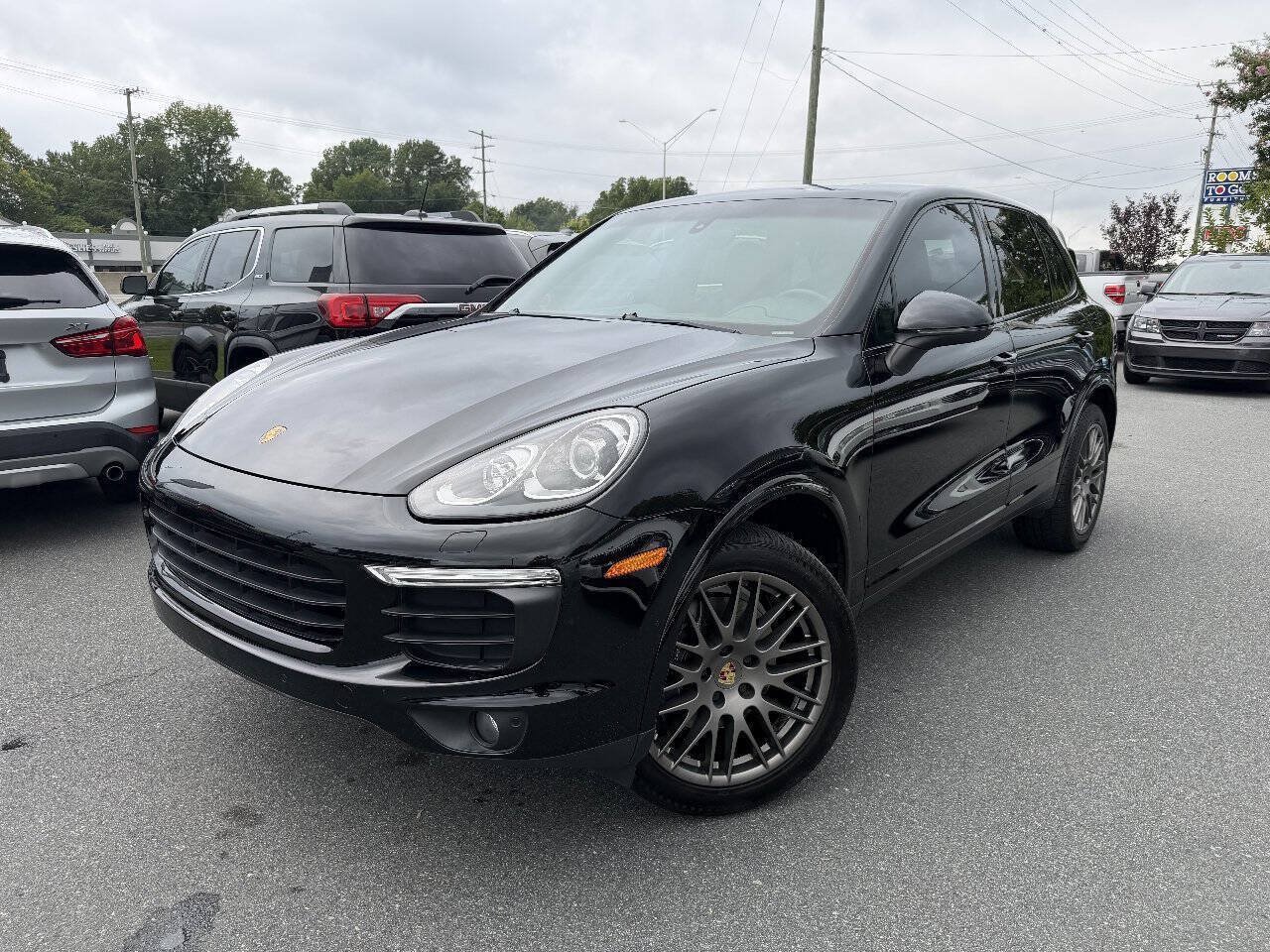 Used 2017 Porsche Cayenne Platinum Edition AWD/4WD image 1