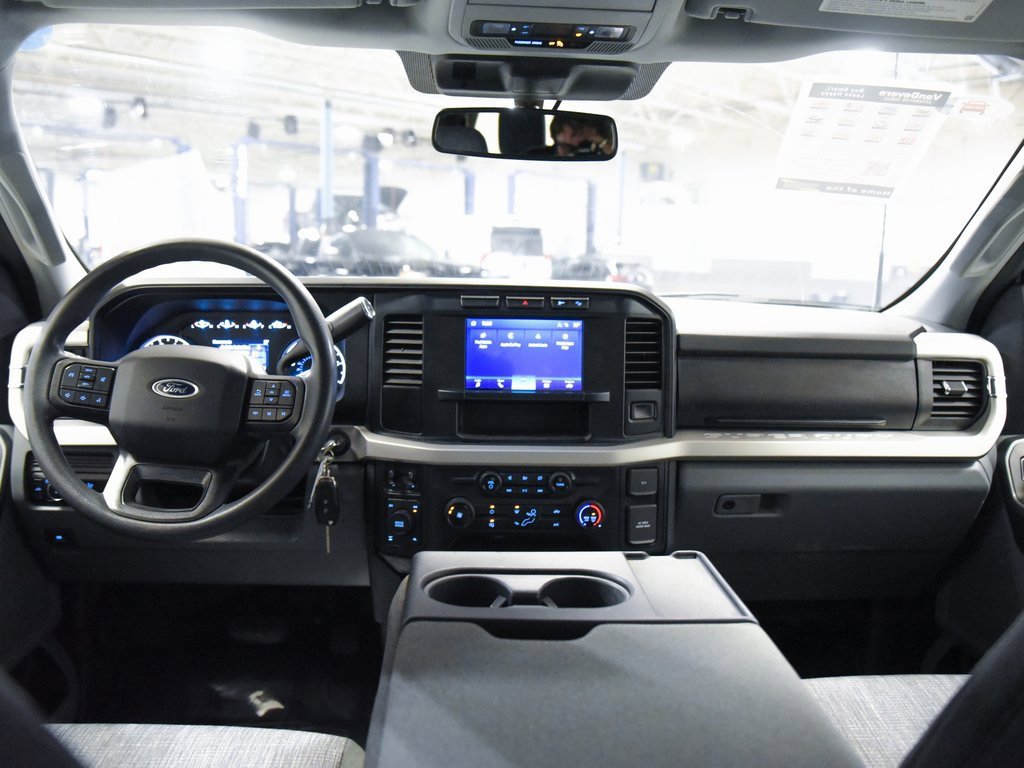 Used 2023 Ford F250 XLT w/ FX4 Off-Road Package image 25