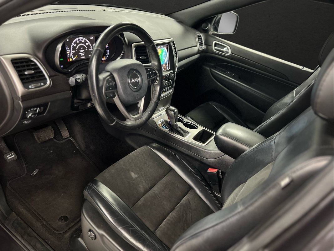 Used 2018 Jeep Grand Cherokee Altitude AWD/4WD image 10