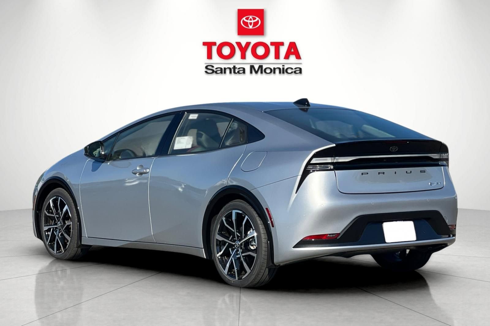 New 2026 Toyota Prius Plug-In Hybrid FWD image 5