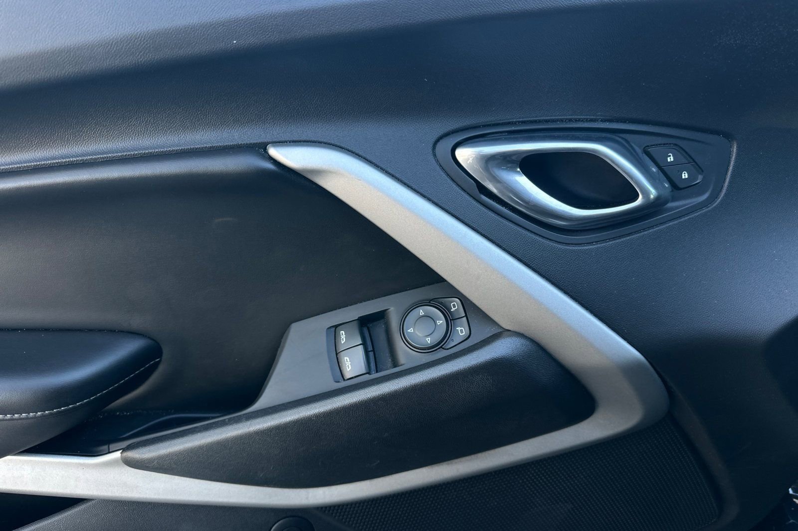 Used 2018 Chevrolet Camaro SS image 10