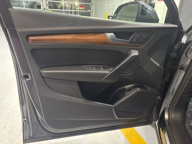 Used 2023 Audi Q5 2.0T Premium w/ Convenience Package image 12