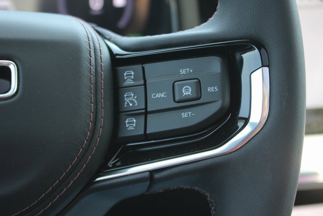 Used 2024 Jeep Wagoneer Launch Edition image 16