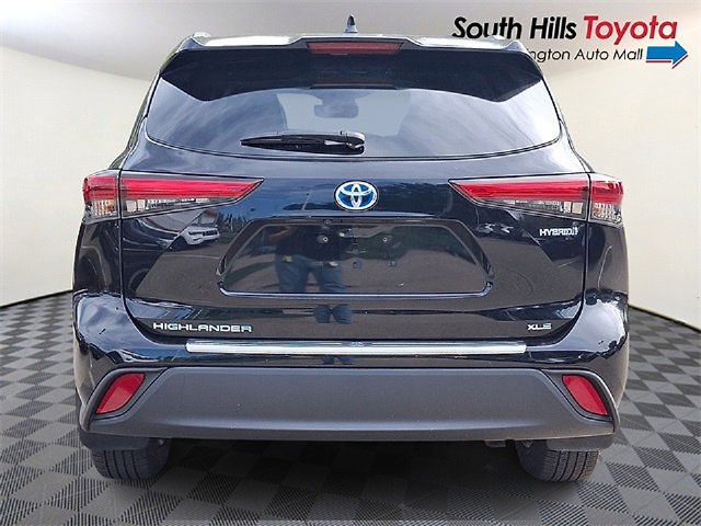 Used 2022 Toyota Highlander XLE AWD/4WD image 5