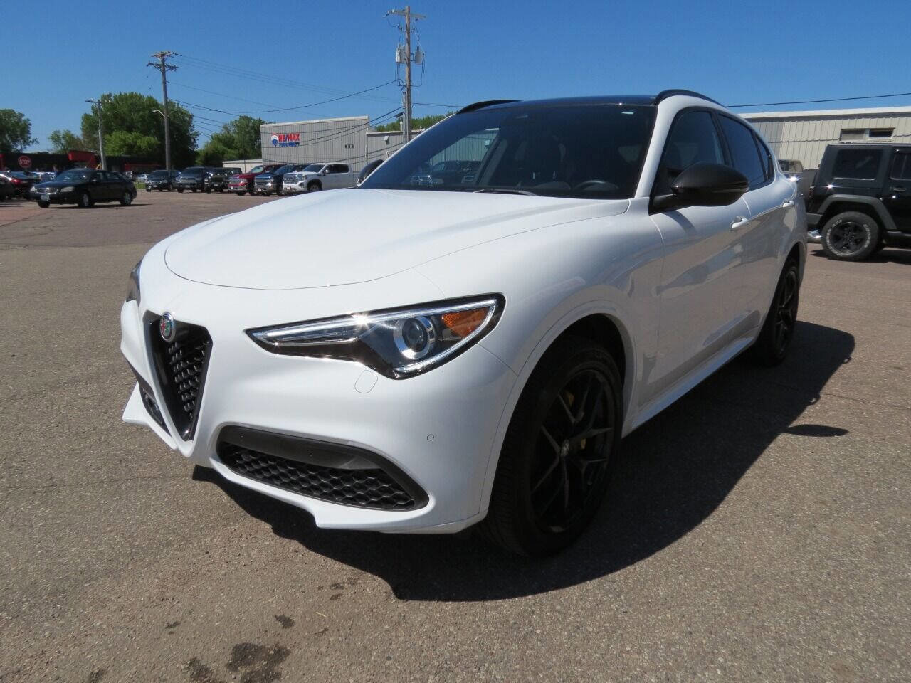 Used 2021 Alfa Romeo Stelvio Ti Sport image 4