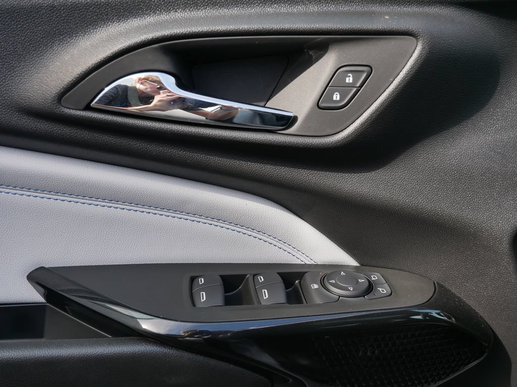 New 2026 Chevrolet Trax LT w/ Sunroof Package FWD image 15