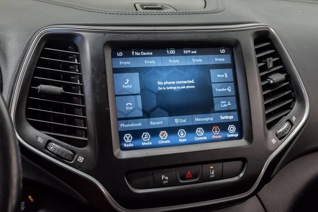 Used 2021 Jeep Cherokee Latitude Lux w/ Comfort/Convenience Group AWD/4WD image 22