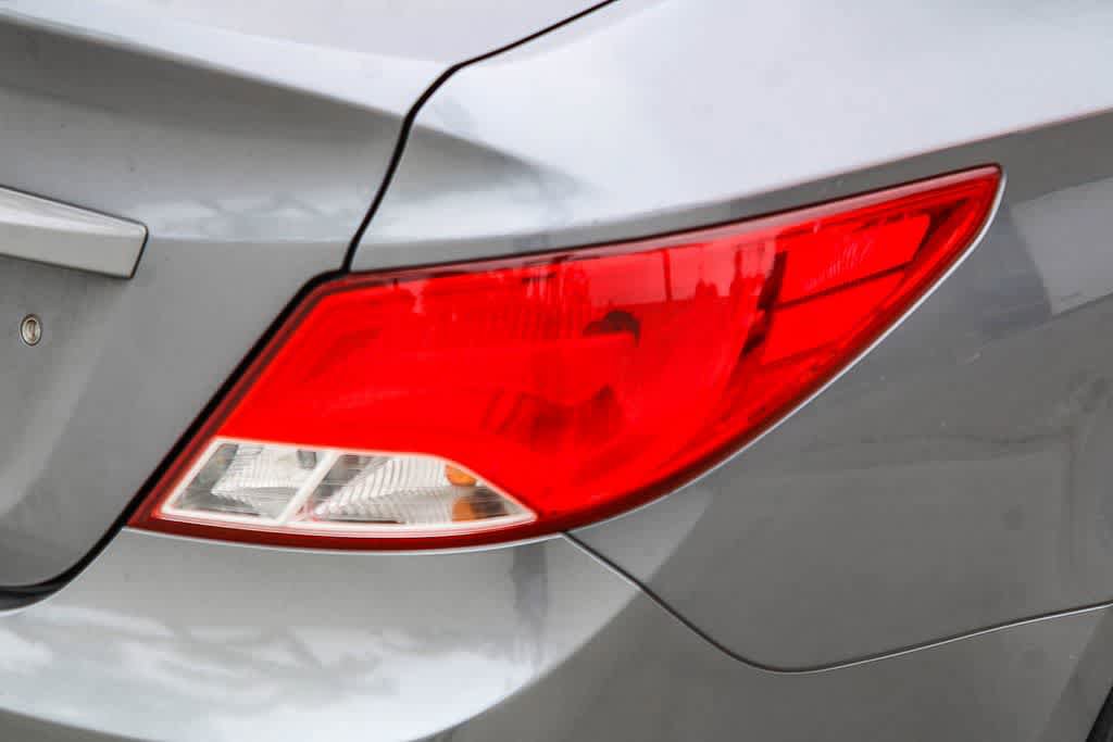 Used 2015 Hyundai Accent GLS FWD image 10
