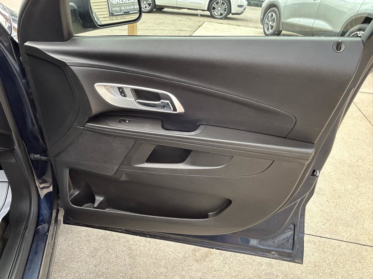 Used 2015 Chevrolet Equinox LS FWD image 16