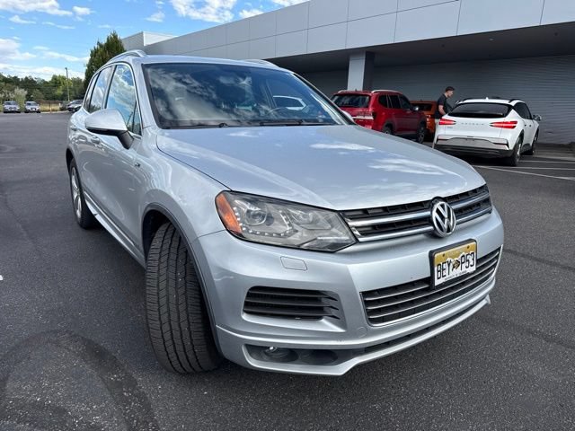 Used 2014 Volkswagen Touareg TDI AWD/4WD image 2