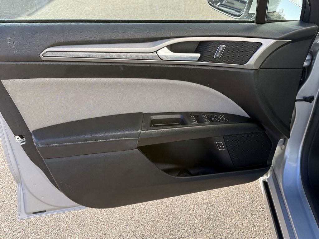 Used 2018 Ford Fusion S image 9