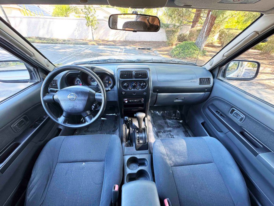 Used 2004 Nissan Frontier S/C image 17
