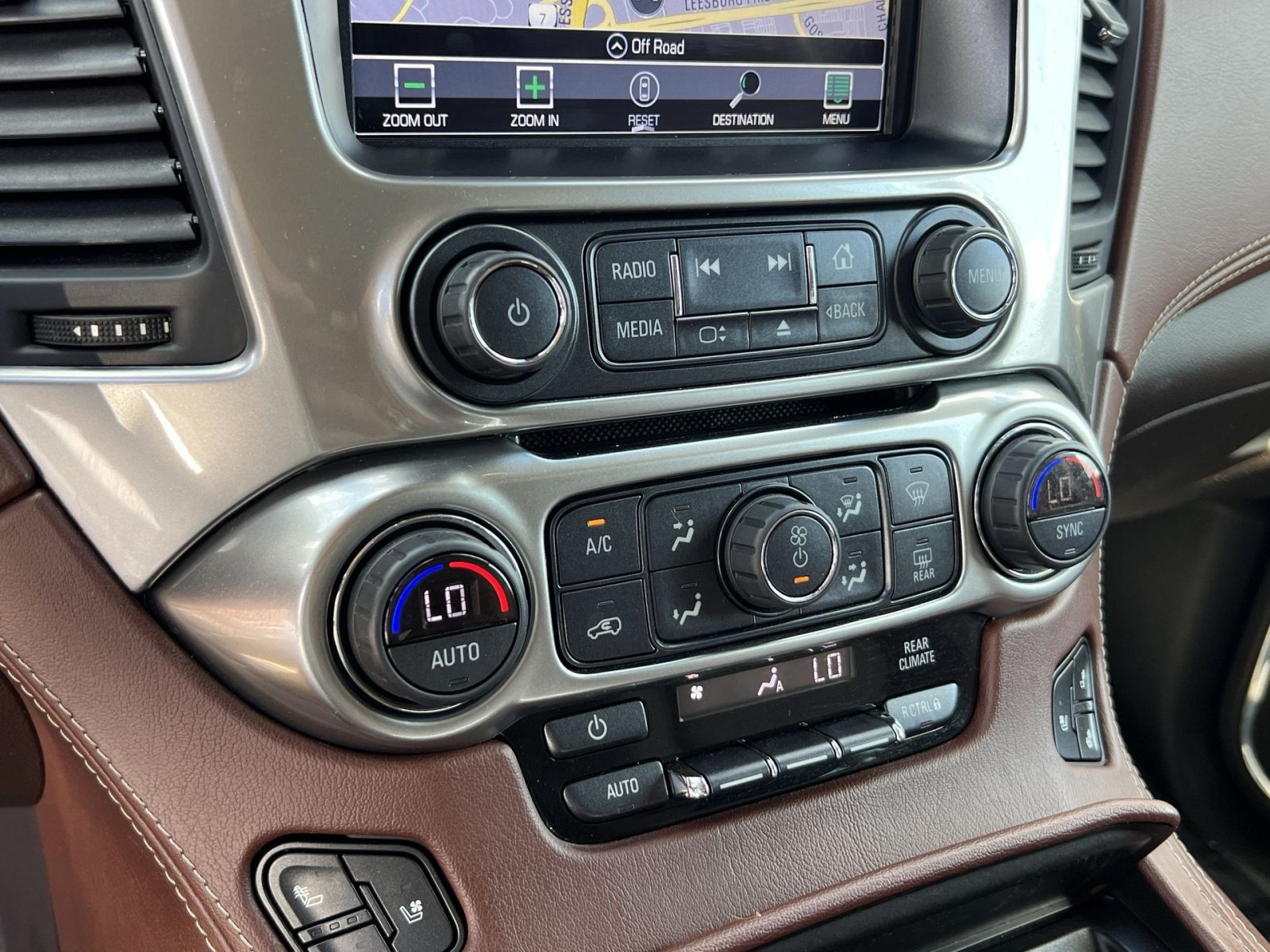 Used 2019 Chevrolet Tahoe Premier w/ RST 6.2L Performance Edition AWD/4WD image 20