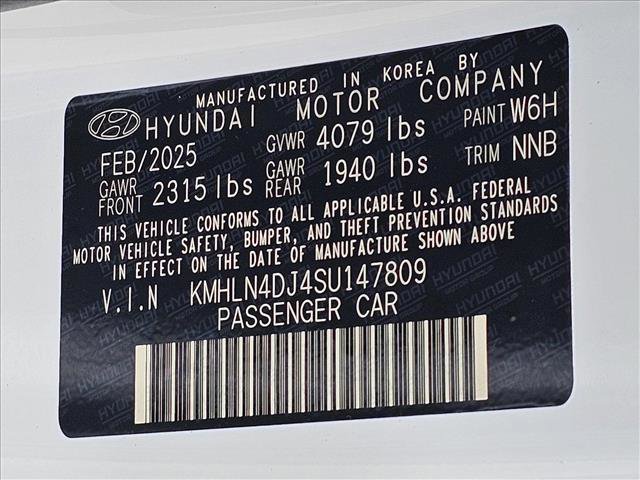 New 2025 Hyundai Elantra Limited image 20