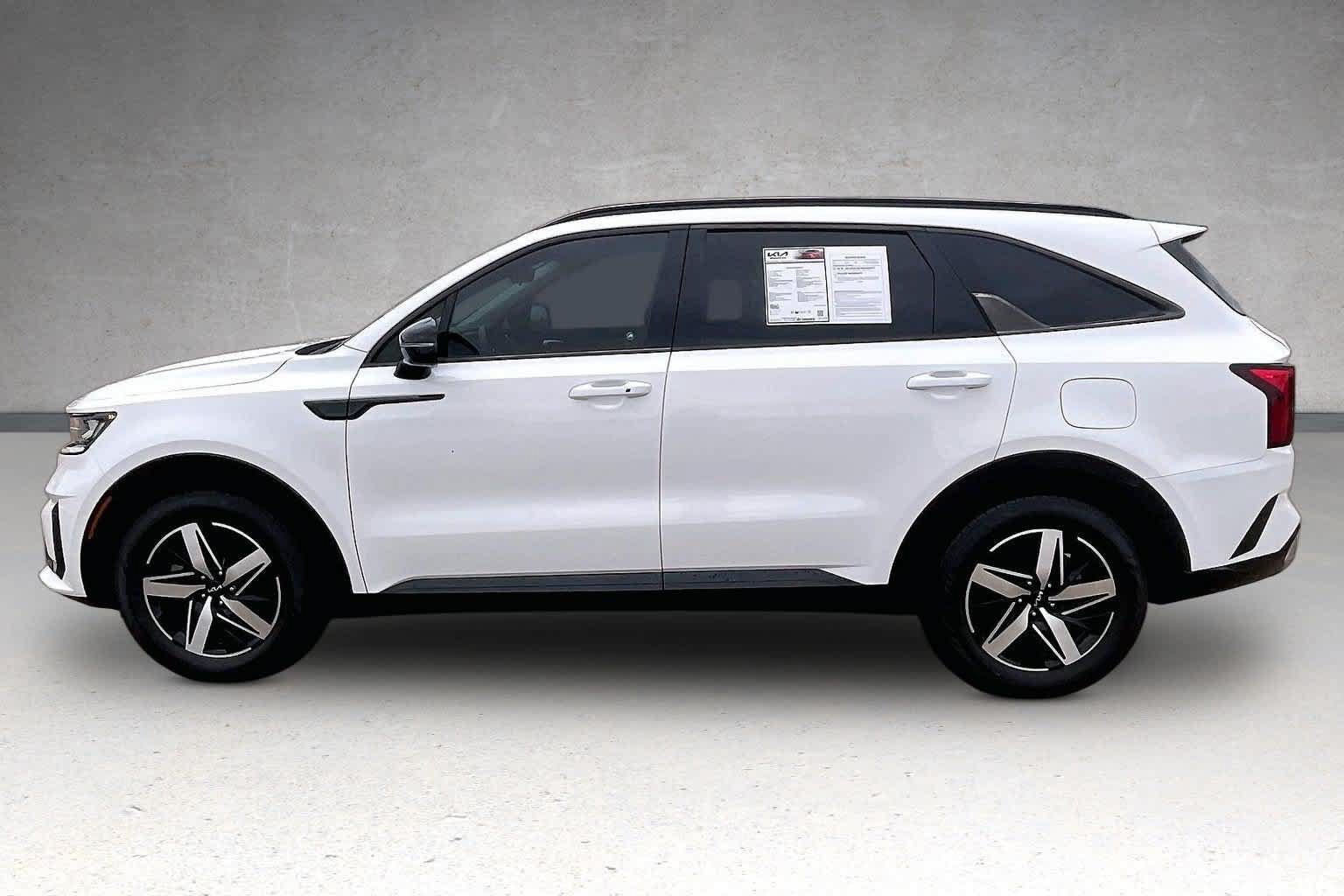 Used 2023 Kia Sorento S FWD image 3