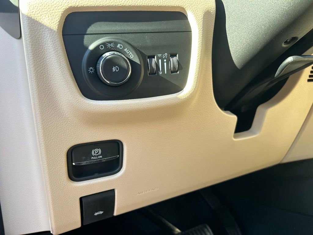 New 2026 Jeep Grand Cherokee Limited image 14