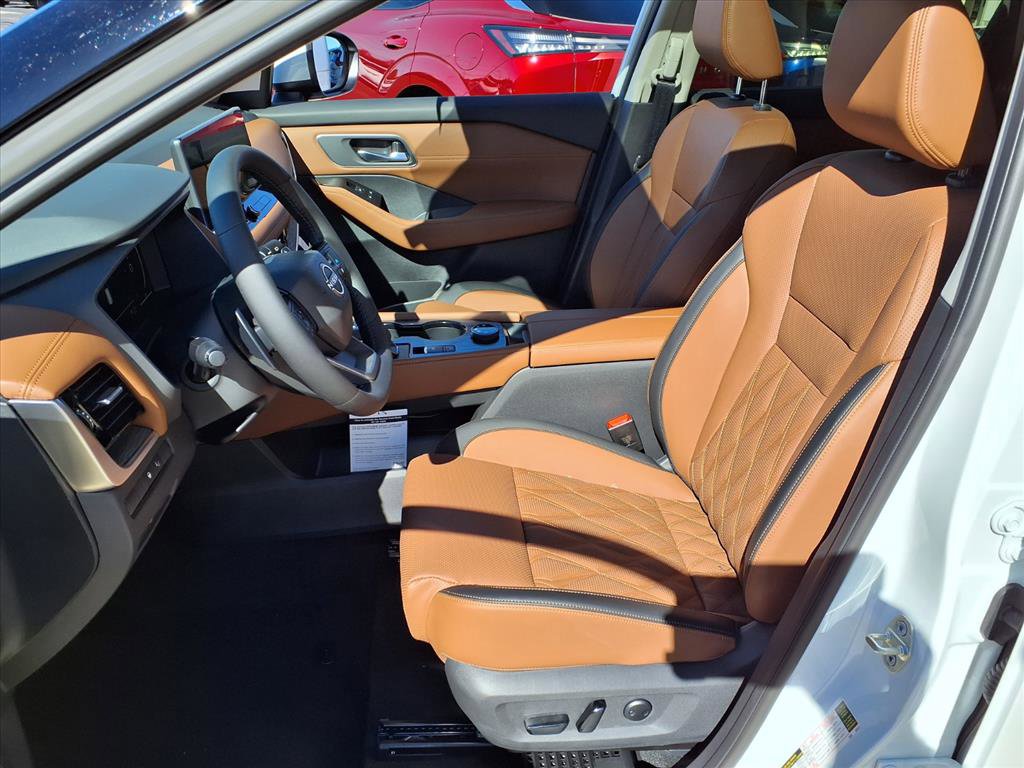 New 2026 Nissan Rogue Platinum image 4