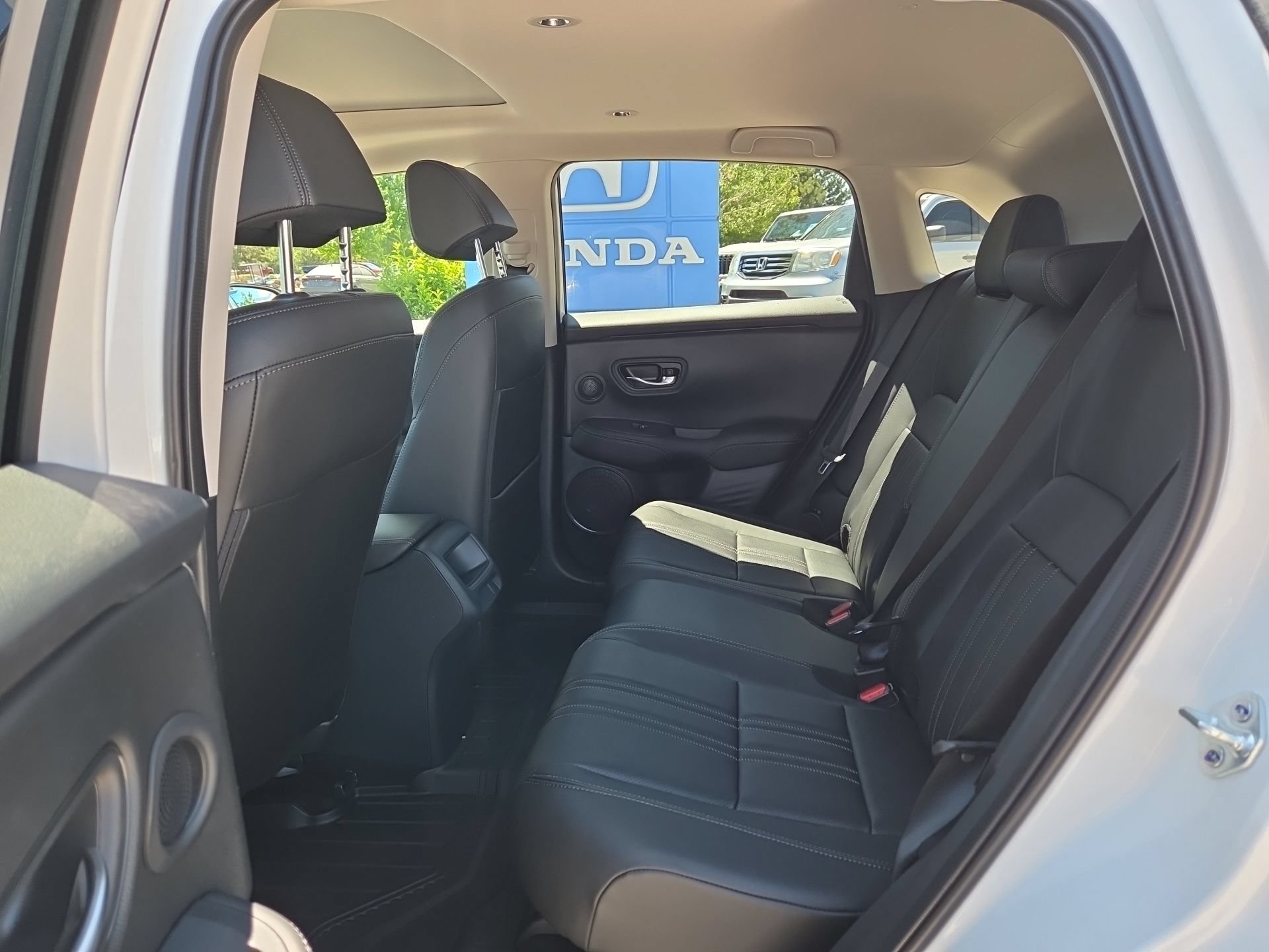New 2027 Honda HR-V EX-L image 30