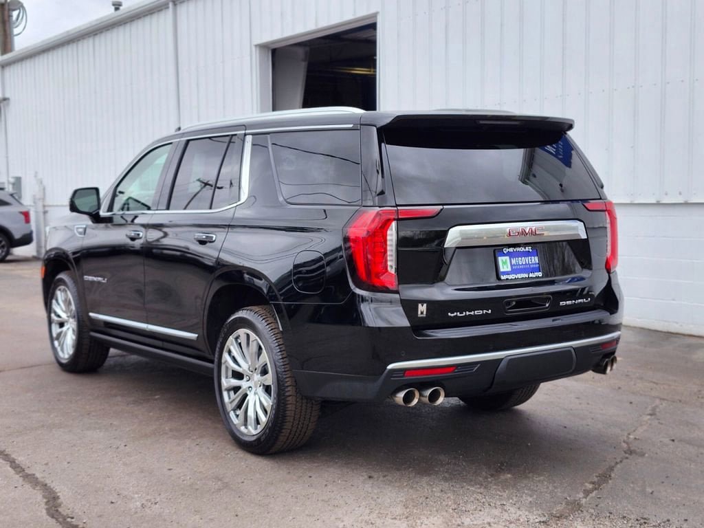 Used 2023 GMC Yukon Denali w/ LPO, Floor Liner Package AWD/4WD image 3