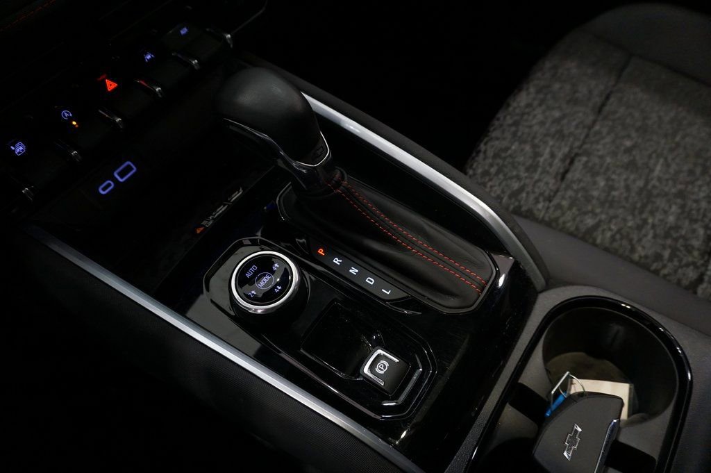 Used 2024 Chevrolet Colorado Z71 w/ Z71 Convenience Package 2 image 16