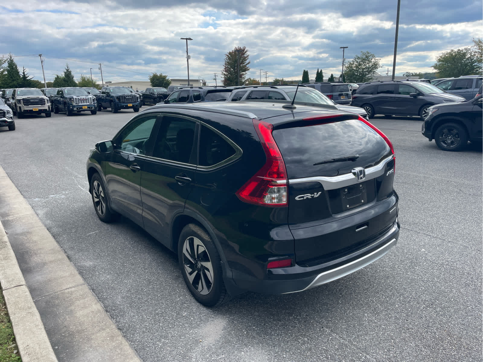 Used 2016 Honda CR-V Touring image 4