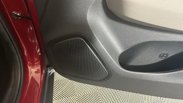 Used 2025 Hyundai Venue SEL FWD image 29