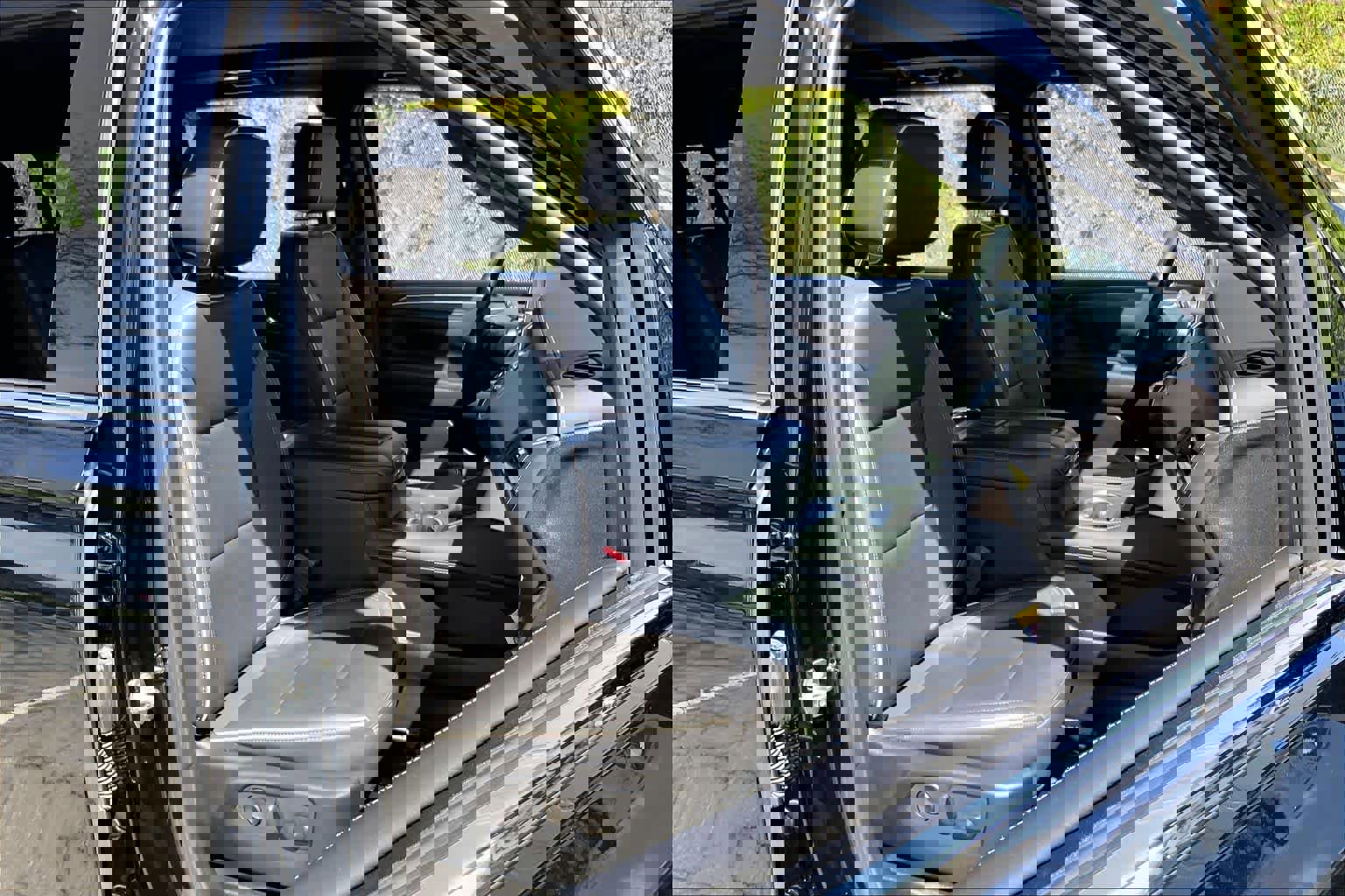 Used 2023 GMC Yukon XL SLT w/ SLT Premium Package image 8