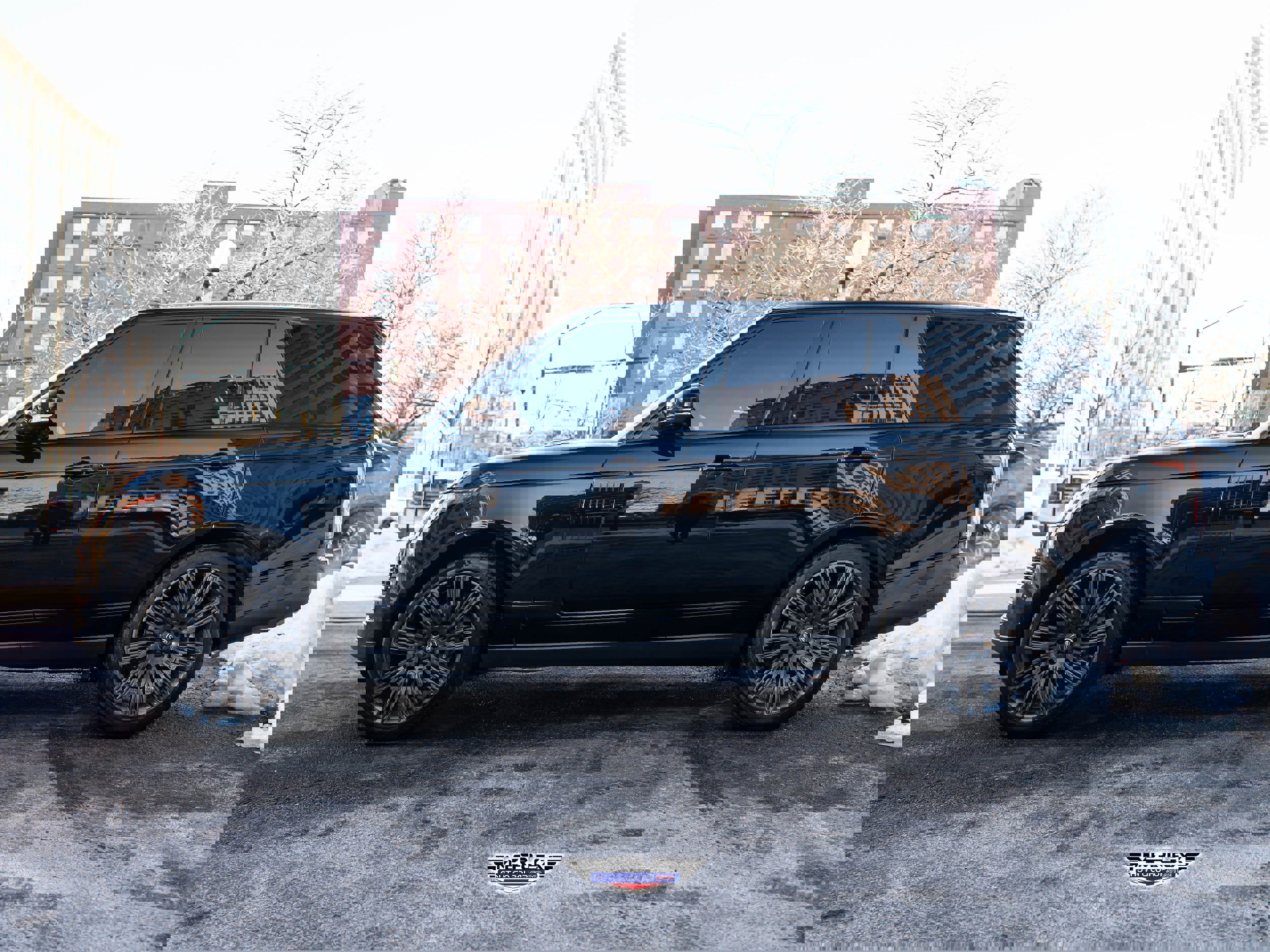 Used 2020 Land Rover Range Rover HSE image 4