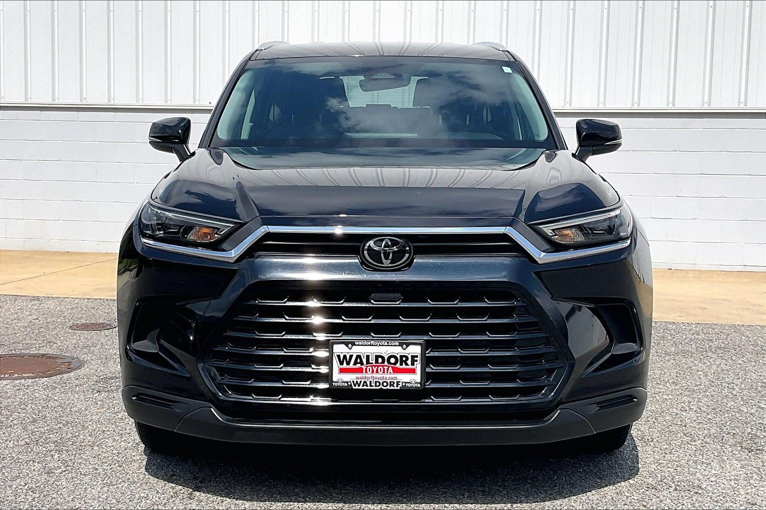 Used 2025 Toyota Grand Highlander FWD image 3