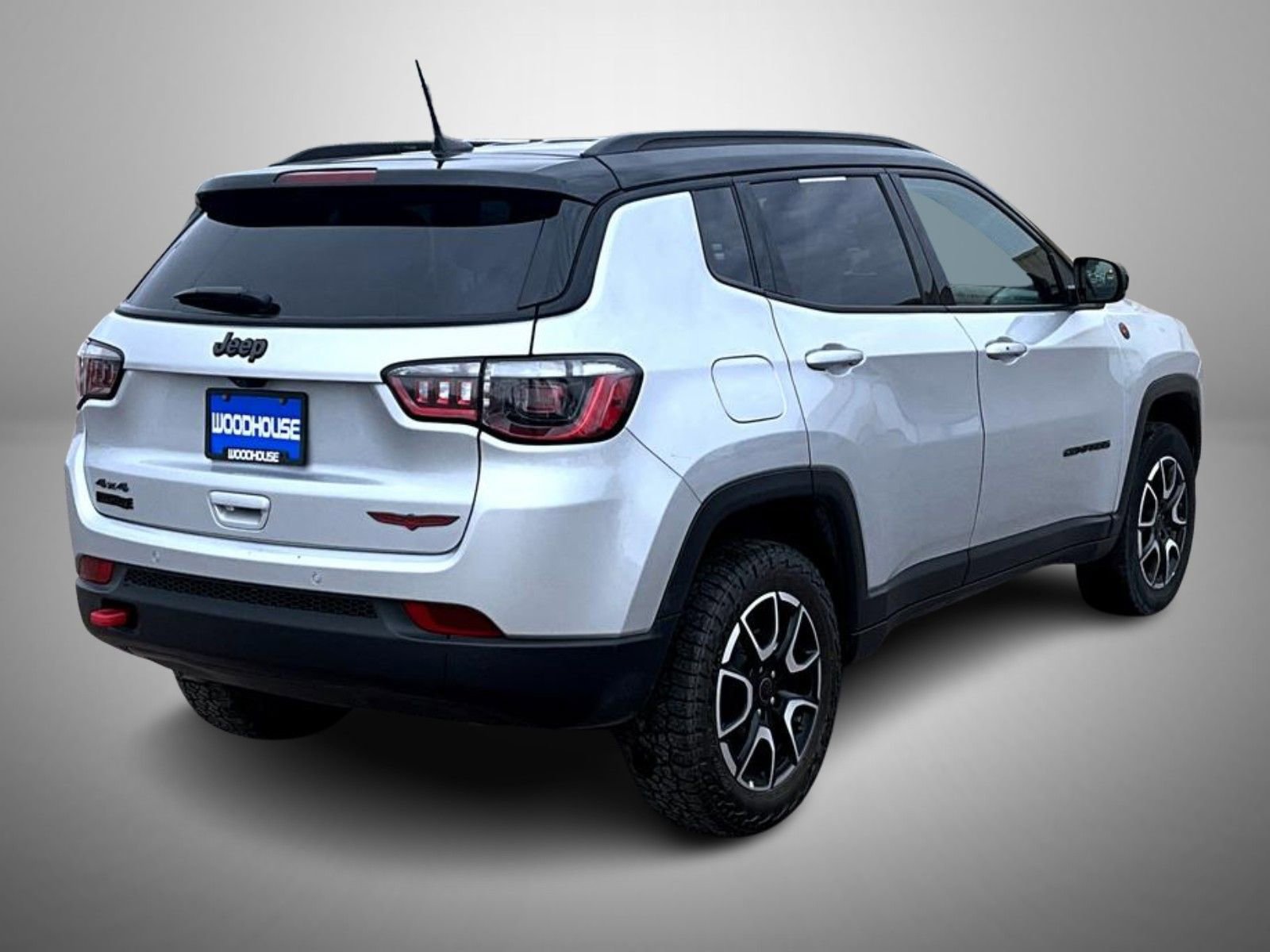 Used 2025 Jeep Compass Trailhawk AWD/4WD image 5