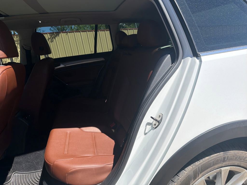 Used 2017 Volkswagen Golf Alltrack SE image 21