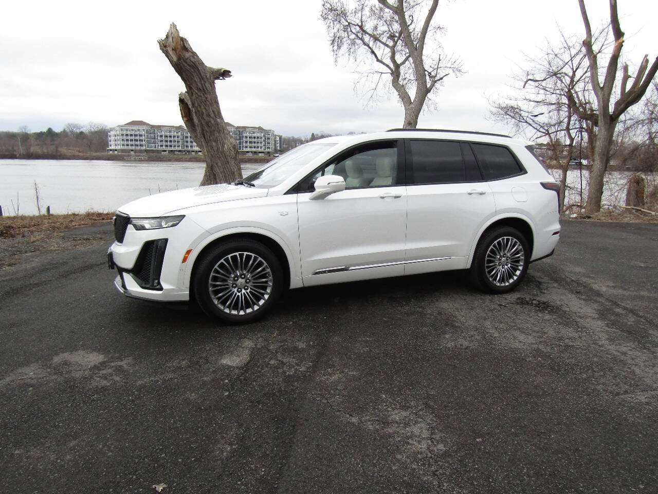 Used 2020 Cadillac XT6 Sport AWD/4WD image 3
