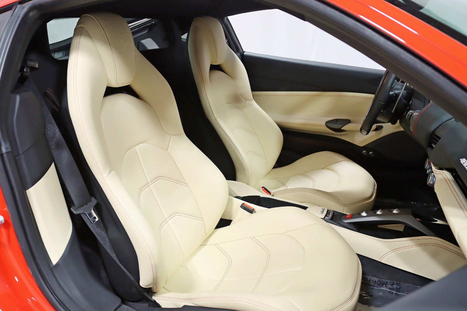 Used 2018 Ferrari 488 GTB image 30