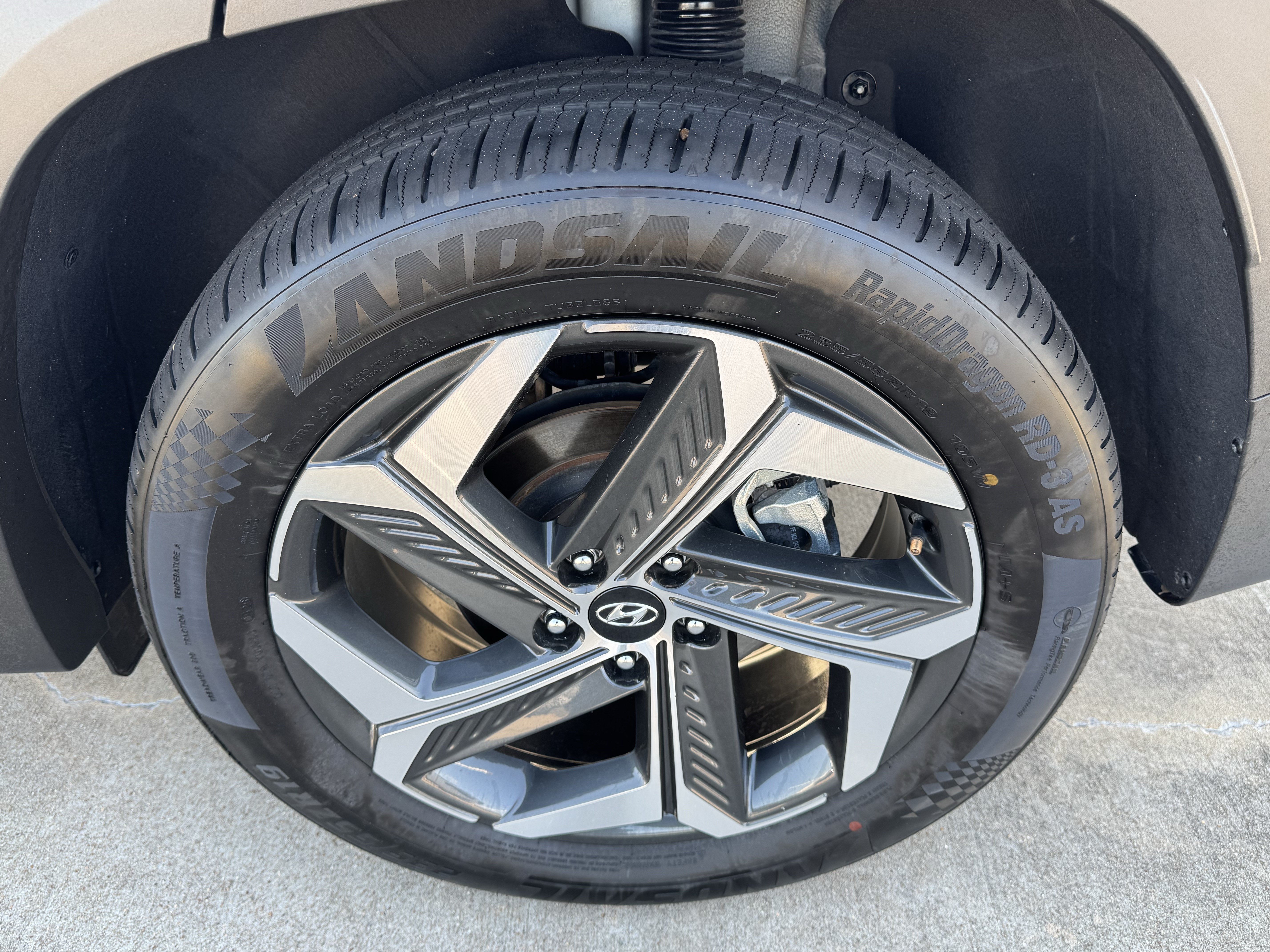Used 2022 Hyundai Tucson Limited AWD/4WD image 32
