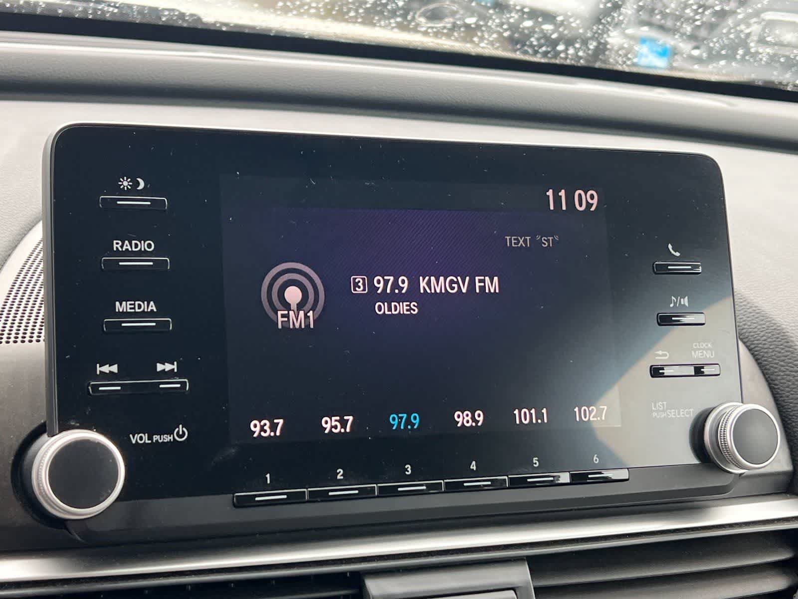 Used 2018 Honda Accord LX image 18