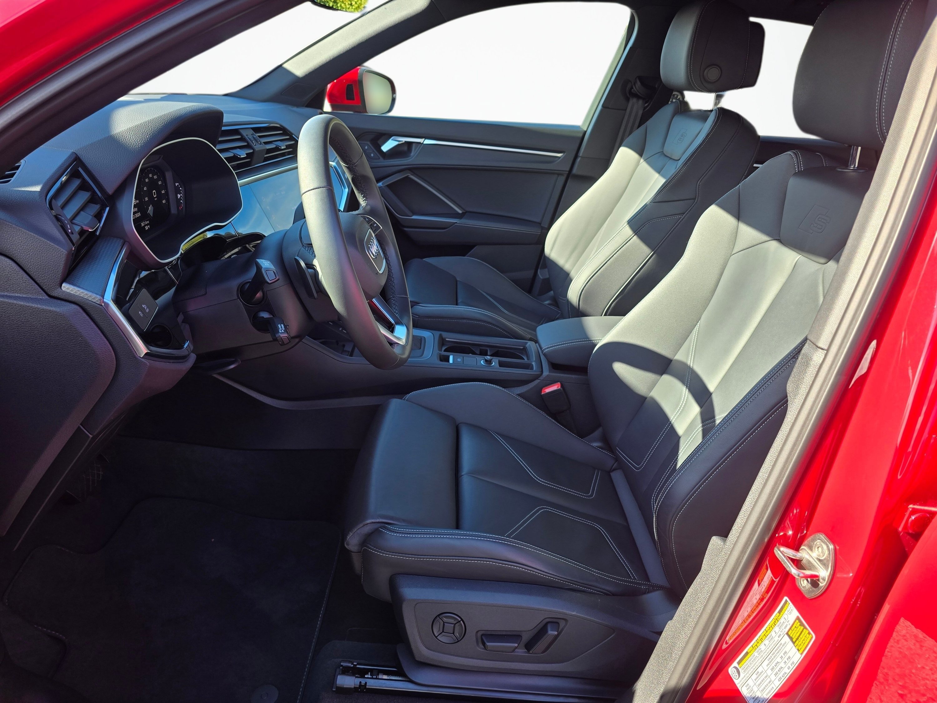 Certified 2025 Audi Q3 2.0T Premium AWD/4WD image 12
