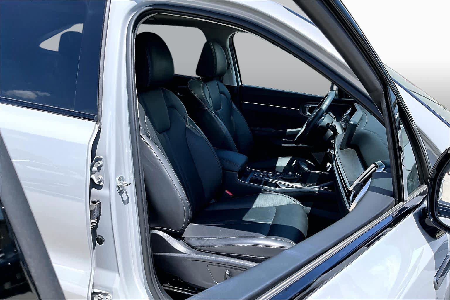 Certified 2024 Kia Sorento X-Line EX AWD/4WD image 9