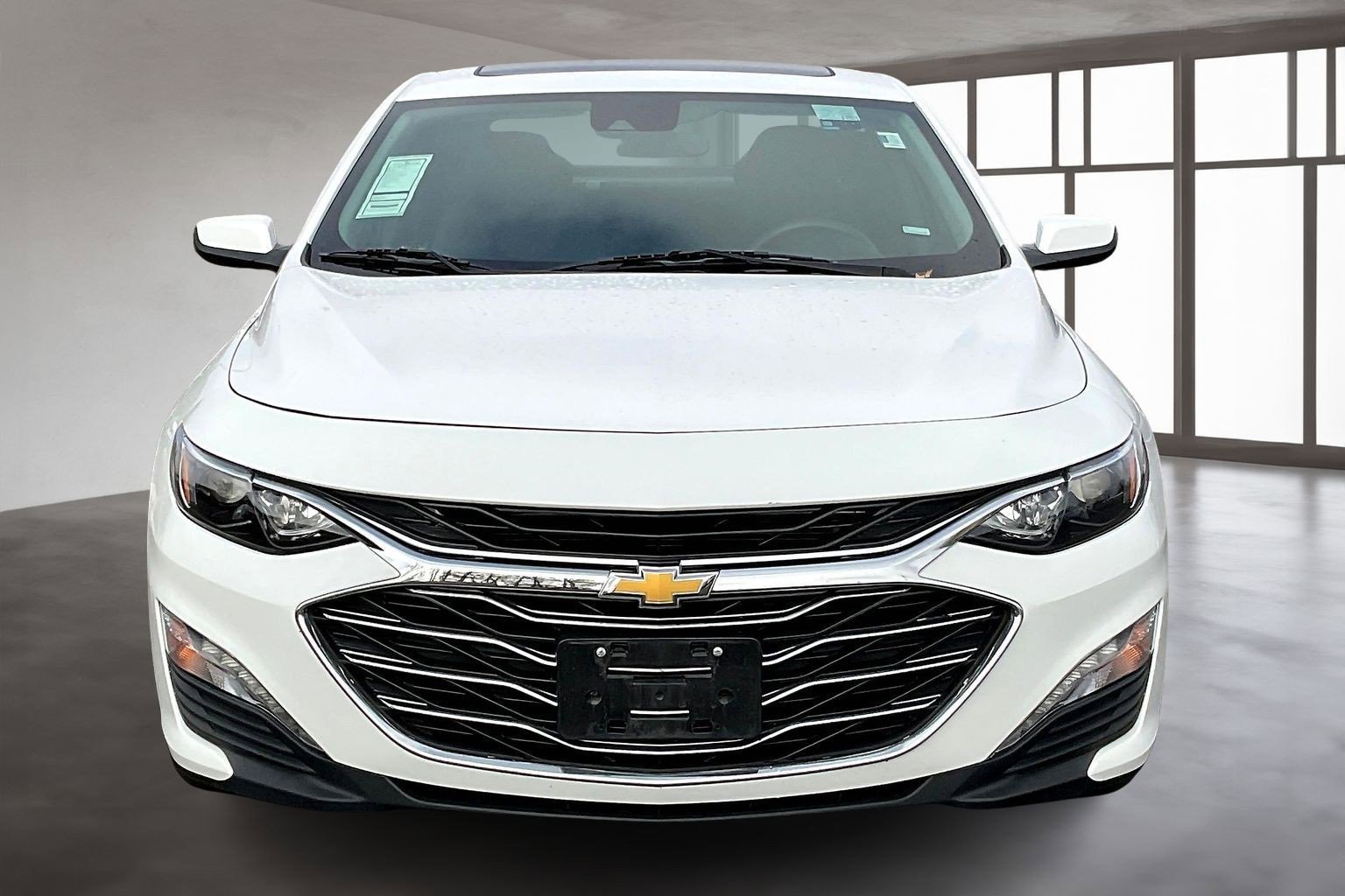 Used 2023 Chevrolet Malibu LT image 2